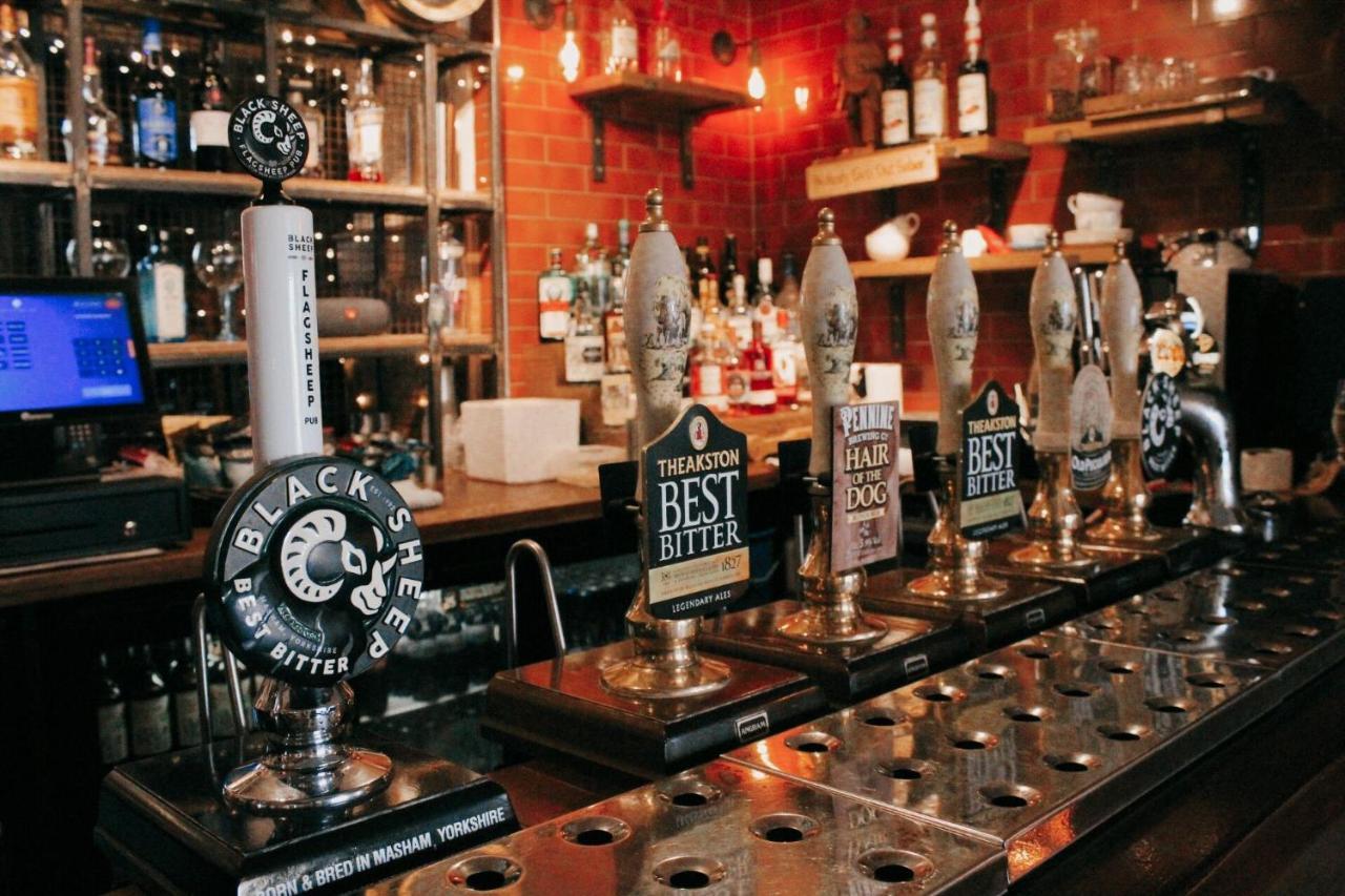 The Bay Horse, Masham Hotel Екстериор снимка