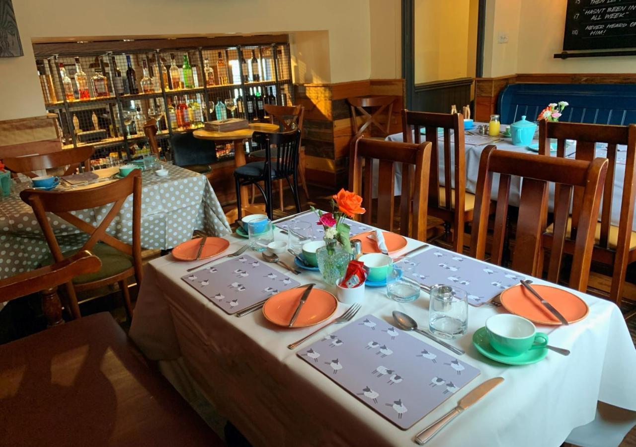 The Bay Horse, Masham Hotel Екстериор снимка